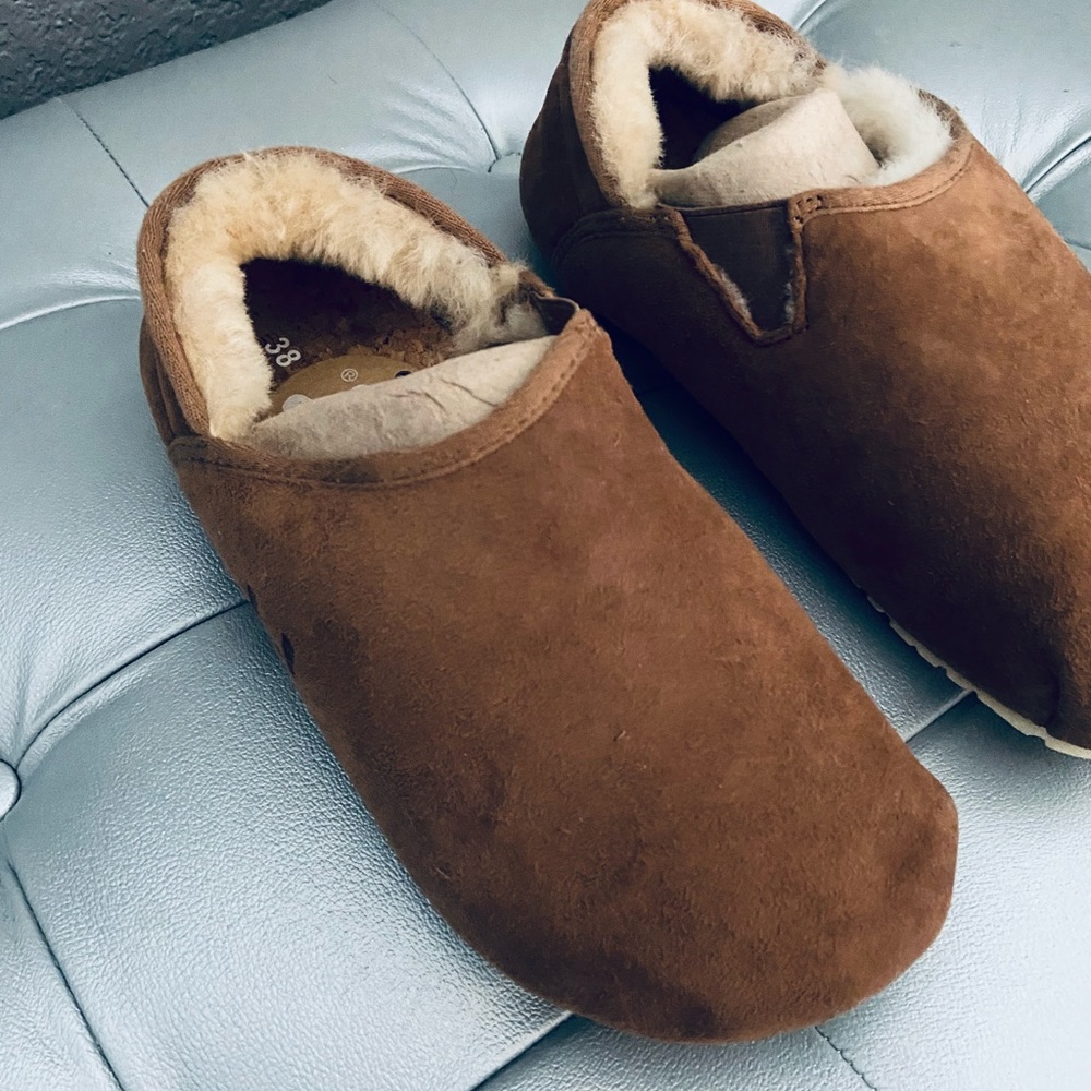OTZ Shoes Suede Shearling Lined Slippers in Chestnut Brown